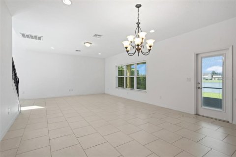 House in Orlando, Florida 5 bedrooms, 265.89 sq.m. № 2393945 - photo 14