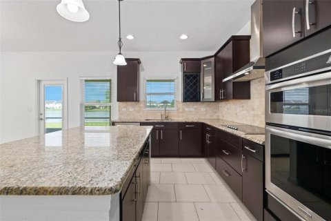 House in Orlando, Florida 5 bedrooms, 265.89 sq.m. № 2393945 - photo 16