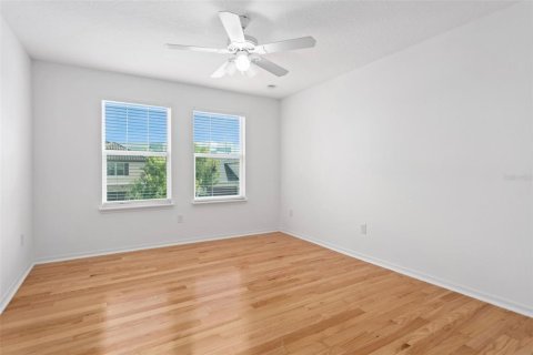 House in Orlando, Florida 5 bedrooms, 265.89 sq.m. № 2393945 - photo 28