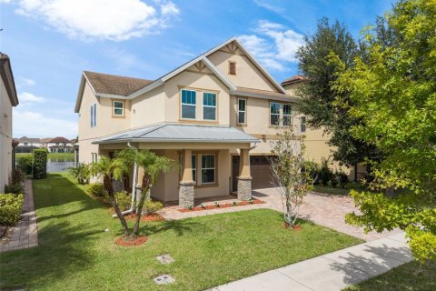 House in Orlando, Florida 5 bedrooms, 265.89 sq.m. № 2393945 - photo 3