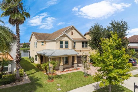 House in Orlando, Florida 5 bedrooms, 265.89 sq.m. № 2393945 - photo 4