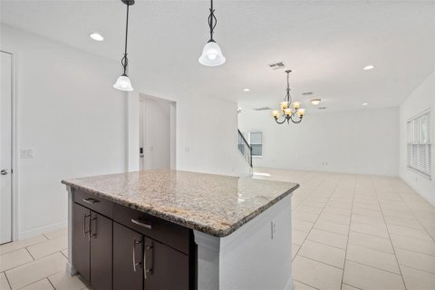 House in Orlando, Florida 5 bedrooms, 265.89 sq.m. № 2393945 - photo 17