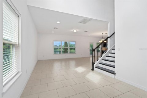 House in Orlando, Florida 5 bedrooms, 265.89 sq.m. № 2393945 - photo 6