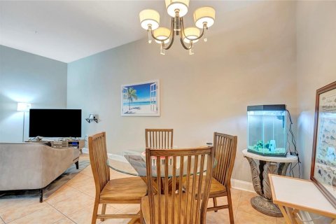 Condo in Saint Petersburg, Florida, 2 bedrooms  № 1831358 - photo 22