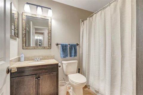 Condo in Saint Petersburg, Florida, 2 bedrooms  № 1831358 - photo 9