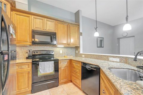 Condo in Saint Petersburg, Florida, 2 bedrooms  № 1831358 - photo 25