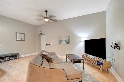 Condo in Saint Petersburg, Florida, 2 bedrooms  № 1831358 - photo 20