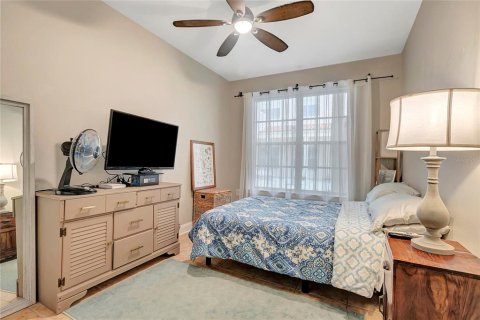 Condo in Saint Petersburg, Florida, 2 bedrooms  № 1831358 - photo 15