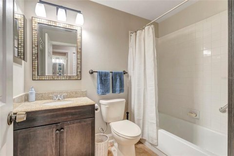 Condo in Saint Petersburg, Florida, 2 bedrooms  № 1831358 - photo 11