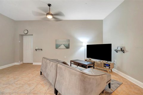 Condo in Saint Petersburg, Florida, 2 bedrooms  № 1831358 - photo 21