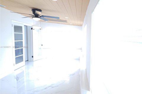 House in Fort Lauderdale, Florida 2 bedrooms, 104.24 sq.m. № 1937057 - photo 25
