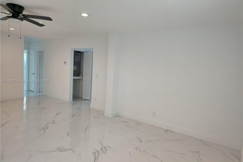 Villa ou maison à vendre à Fort Lauderdale, Floride: 2 chambres, 104.24 m2 № 1937057 - photo 3