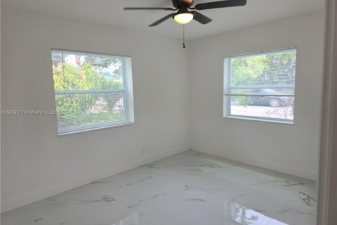 Villa ou maison à vendre à Fort Lauderdale, Floride: 2 chambres, 104.24 m2 № 1937057 - photo 14