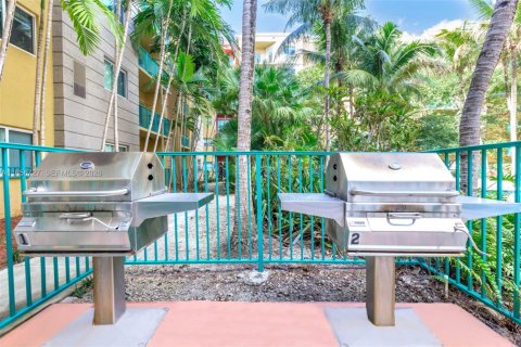 Condominio en venta en South Miami, Florida, 1 dormitorio, 66.89 m2 № 2190500 - foto 4