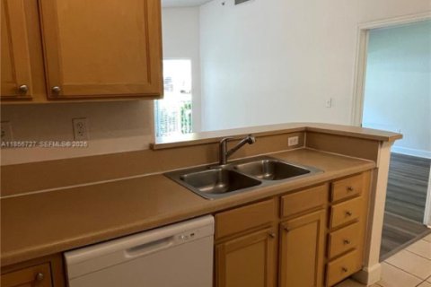 Condominio en venta en South Miami, Florida, 1 dormitorio, 66.89 m2 № 2190500 - foto 9