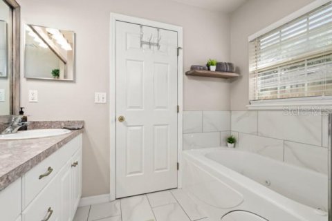 House in Gainesville, Florida 3 bedrooms, 159.23 sq.m. № 1850167 - photo 23