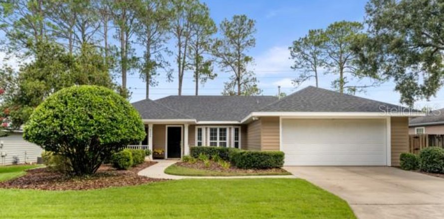 House in Gainesville, Florida 3 bedrooms, 159.23 sq.m. № 1850167