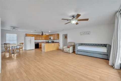 House in Geneva, Florida 5 bedrooms, 377.74 sq.m. № 2224708 - photo 22