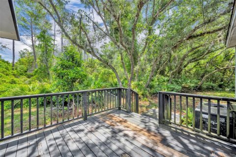 House in Geneva, Florida 5 bedrooms, 377.74 sq.m. № 2224708 - photo 28