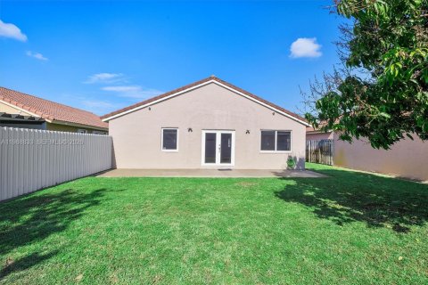 Casa en venta en Miami Gardens, Florida, 3 dormitorios, 157.19 m2 № 2066136 - foto 22