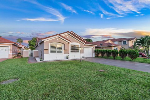 Casa en venta en Miami Gardens, Florida, 3 dormitorios, 157.19 m2 № 2066136 - foto 23