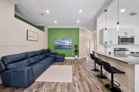 Casa en venta en Miami Gardens, Florida, 3 dormitorios, 157.19 m2 № 2066136 - foto 5