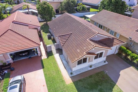 Casa en venta en Miami Gardens, Florida, 3 dormitorios, 157.19 m2 № 2066136 - foto 28