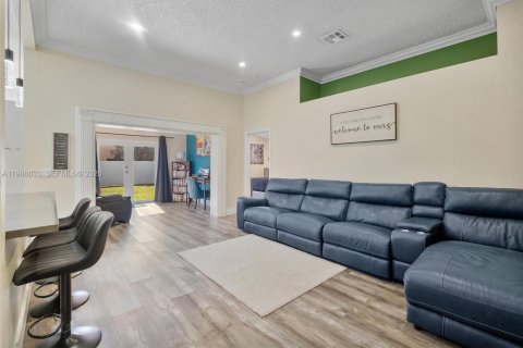 Casa en venta en Miami Gardens, Florida, 3 dormitorios, 157.19 m2 № 2066136 - foto 4