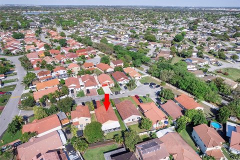 Casa en venta en Miami Gardens, Florida, 3 dormitorios, 157.19 m2 № 2066136 - foto 30