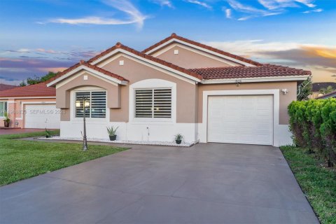 Casa en venta en Miami Gardens, Florida, 3 dormitorios, 157.19 m2 № 2066136 - foto 24