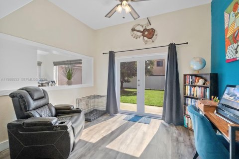 Casa en venta en Miami Gardens, Florida, 3 dormitorios, 157.19 m2 № 2066136 - foto 7