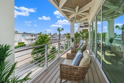 House in Sarasota, Florida 5 bedrooms, 396.23 sq.m. № 2236825 - photo 12