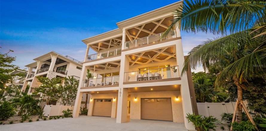 House in Sarasota, Florida 5 bedrooms, 396.23 sq.m. № 2236825