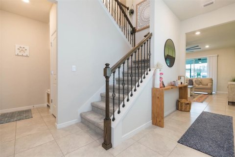 House in Land O' Lakes, Florida 5 bedrooms, 242.94 sq.m. № 1597693 - photo 5