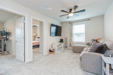 House in Land O' Lakes, Florida 5 bedrooms, 242.94 sq.m. № 1597693 - photo 22