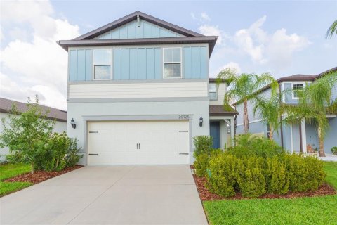 House in Land O' Lakes, Florida 5 bedrooms, 242.94 sq.m. № 1597693 - photo 1