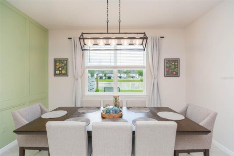 House in Land O' Lakes, Florida 5 bedrooms, 242.94 sq.m. № 1597693 - photo 17