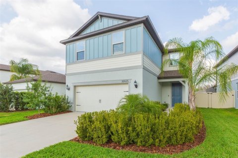 House in Land O' Lakes, Florida 5 bedrooms, 242.94 sq.m. № 1597693 - photo 2