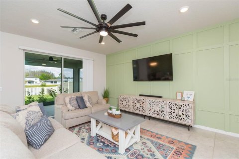 House in Land O' Lakes, Florida 5 bedrooms, 242.94 sq.m. № 1597693 - photo 10