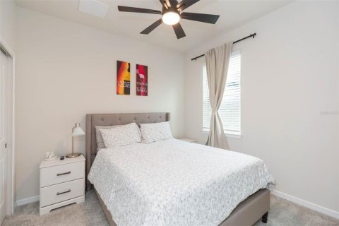 House in Land O' Lakes, Florida 5 bedrooms, 242.94 sq.m. № 1597693 - photo 18