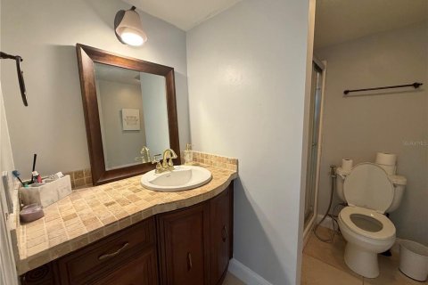 Townhouse in Haines City, Florida 2 bedrooms, 186.27 sq.m. № 2197035 - photo 15