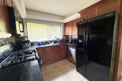 Townhouse in Haines City, Florida 2 bedrooms, 186.27 sq.m. № 2197035 - photo 9