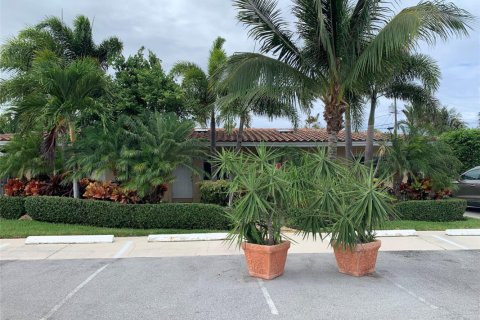 Casa en alquiler en Pompano Beach, Florida, 1 dormitorio № 1182816 - foto 1