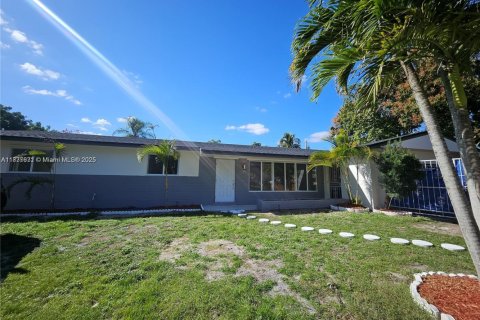 Casa en venta en Plantation, Florida, 4 dormitorios, 154.96 m2 № 1822031 - foto 16