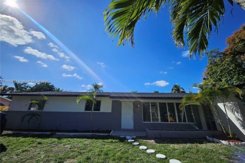 Casa en venta en Plantation, Florida, 4 dormitorios, 154.96 m2 № 1822031 - foto 4