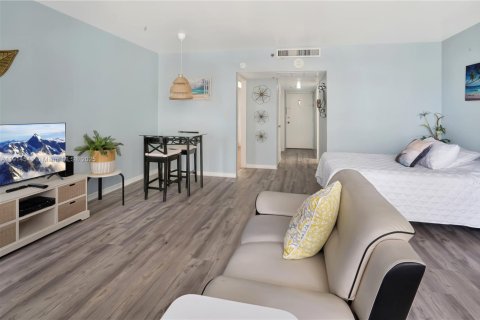 Снять в аренду кондоминиум в Майами-Бич, Флорида 49.24м2, № 2058287 - фото 8