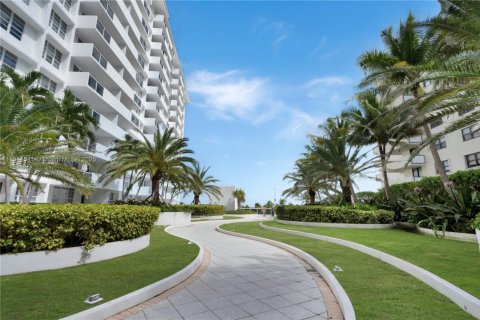 Снять в аренду кондоминиум в Майами-Бич, Флорида 49.24м2, № 2058287 - фото 17