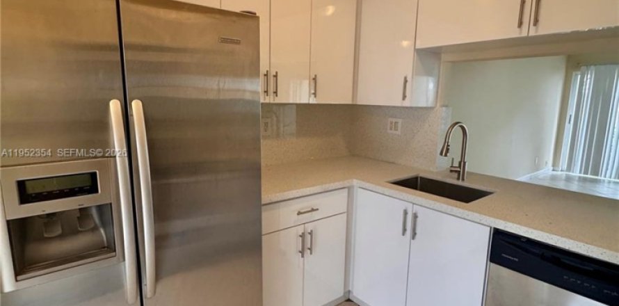 Townhouse in Margate, Florida 2 bedrooms, 117.89 sq.m. № 2008849