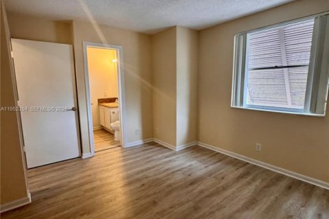 Townhouse in Margate, Florida 2 bedrooms, 117.89 sq.m. № 2008849 - photo 29