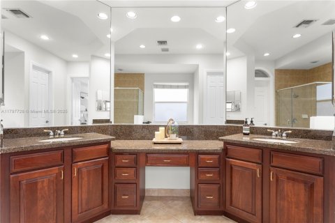 House in Weston, Florida 6 bedrooms, 446.21 sq.m. № 1686168 - photo 28